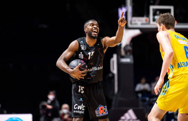 伊卡尔迪 伊卡尔迪