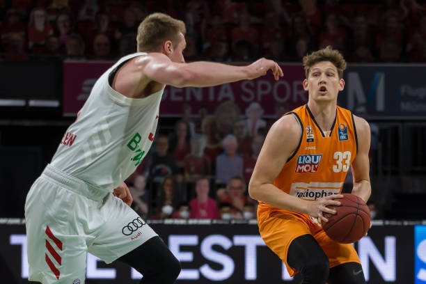 来更深远和 来更深远和